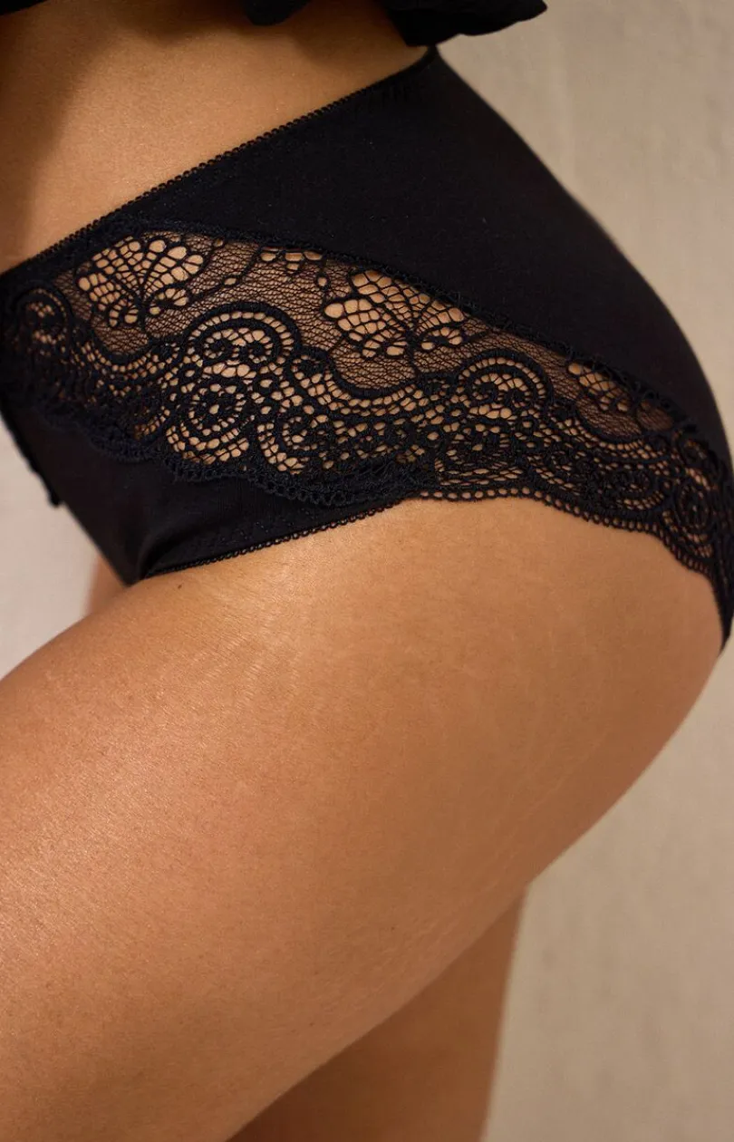 Damskie Babell Figi, Stringi, Panty|Figi Damskie - Czarne kayczne figi dakie z koronką Ariana 226