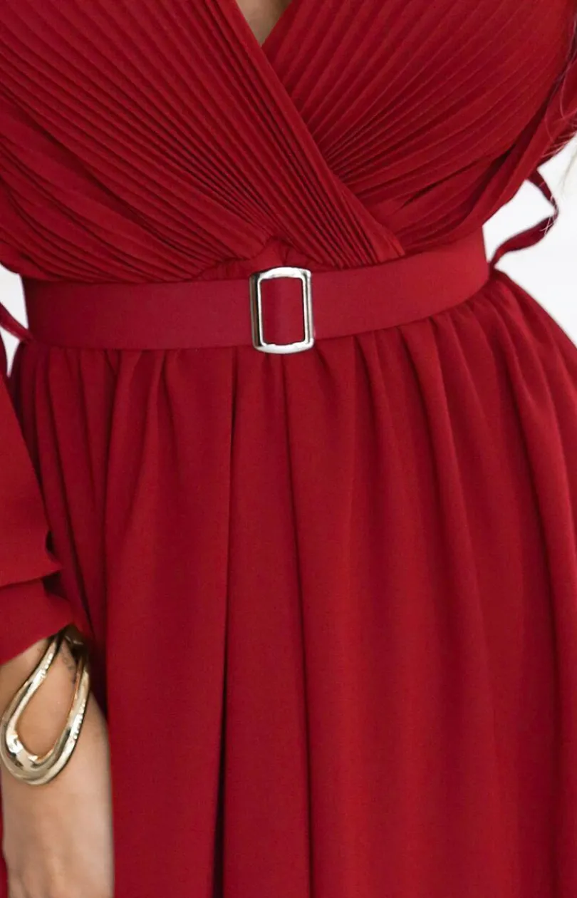 NUMOCO BASIC Moda - Elegancka plisowana sukienka maxi z paskiem bordowa 639-1