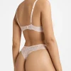 Esotiq jasnoróżowe koronkowe stringi Kandy 40459-03X