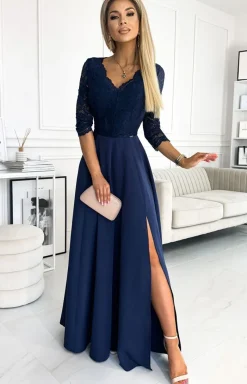 Numoco Moda - Koronkowa długa uknia granatowa z dekolte 309-6 Aber