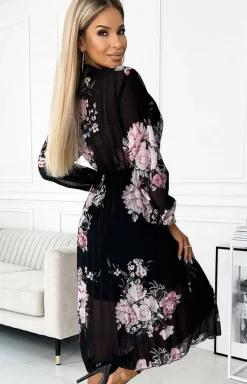 Plisowana sukienka midi z różami na czarnym tle 449-3
