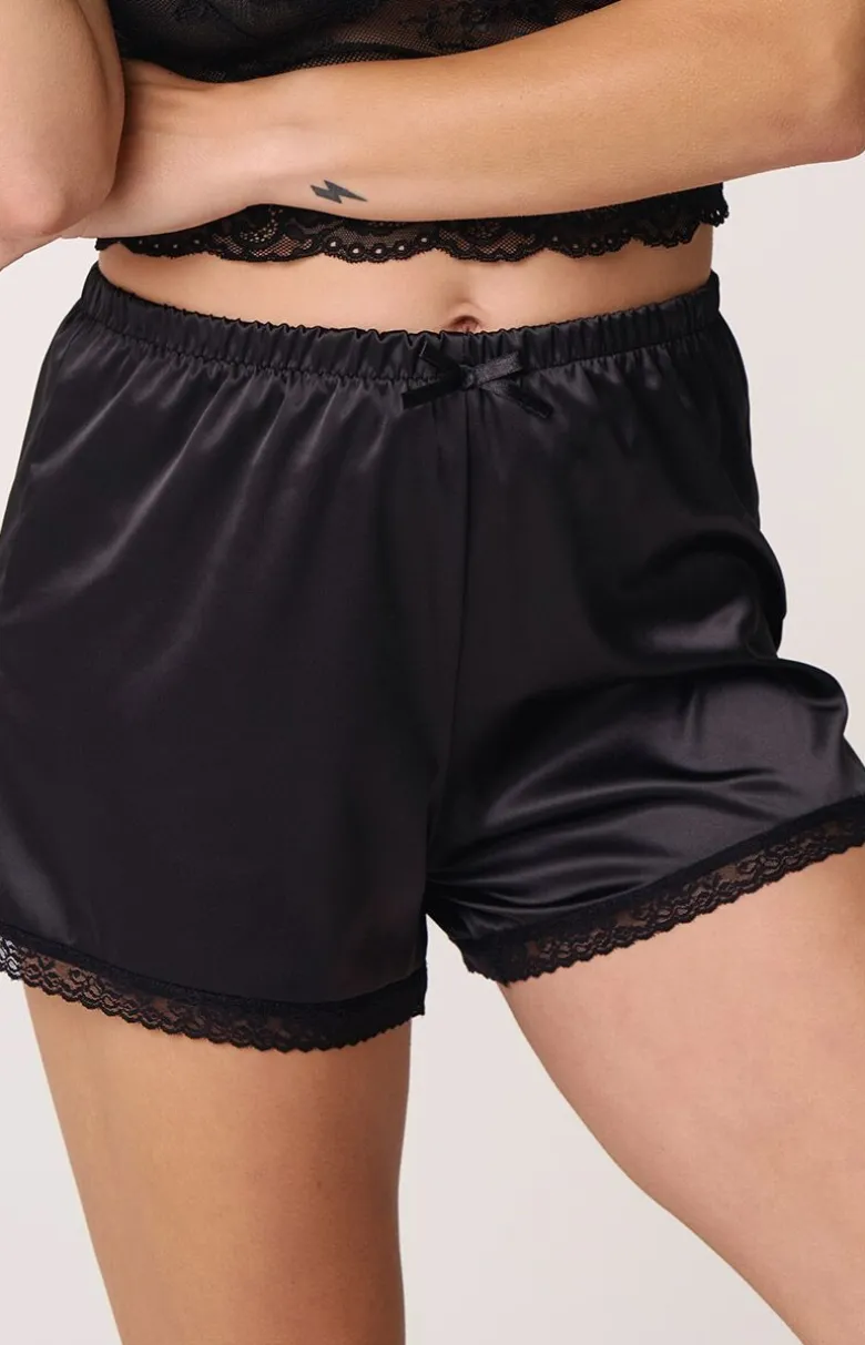 Satynowe spodenki damskie do spania czarne NIGHT WHISPER S007