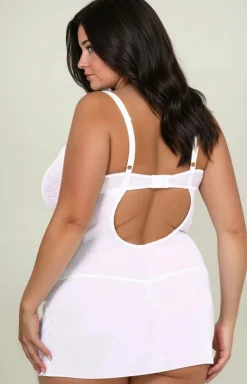 Subtelna biała koszulka i stringi plus size Laura