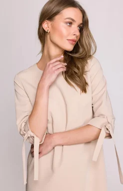 Stylove Moda - Sukienka z wiązanymi rękawami beżowa S393