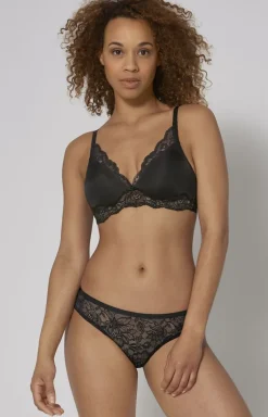 Triumph Amourette Charm Brazilian01 10205567 brazyliany