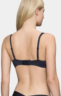 Triumph biustonosz usztywniany balconette Body Make-Up Illusion Lace 10219845-0004