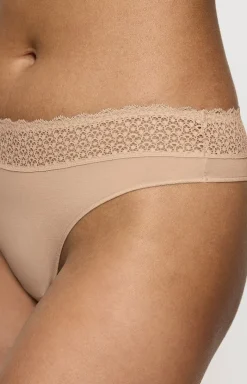 Damskie Triumph Stringi Z Koronką|Wielopaki Damskie - 2-pack tringi Fee of oda 10223726-0026